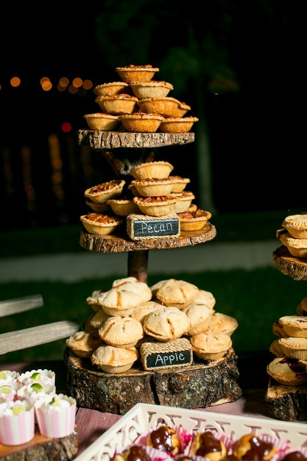 Serve pies at a July 4th Wedding instead of cake!