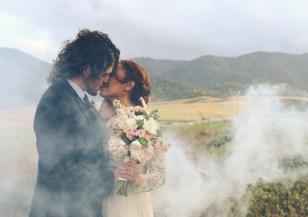 Boho Chic Wedding: Smoke Bomb Picture